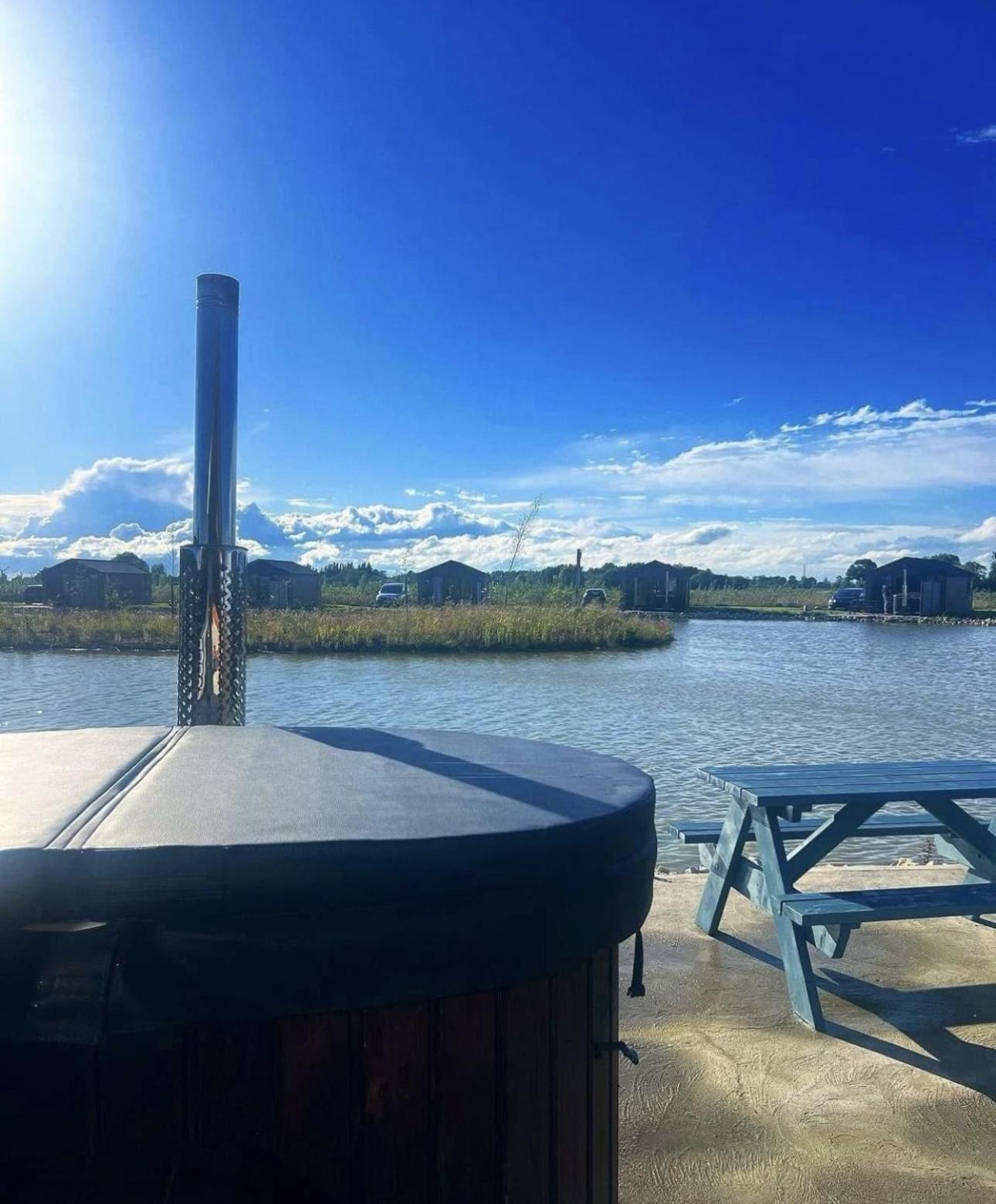 Lakeside Fishing Retreats Boston Oda fotoğraf
